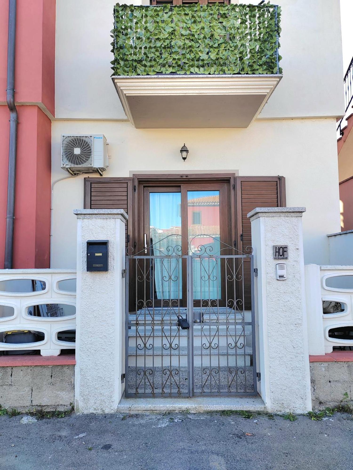 אולביה Home Of Fame - Home Gallery With Fully Equipped Kitchen, Separate Entrance, Free Parking מראה חיצוני תמונה