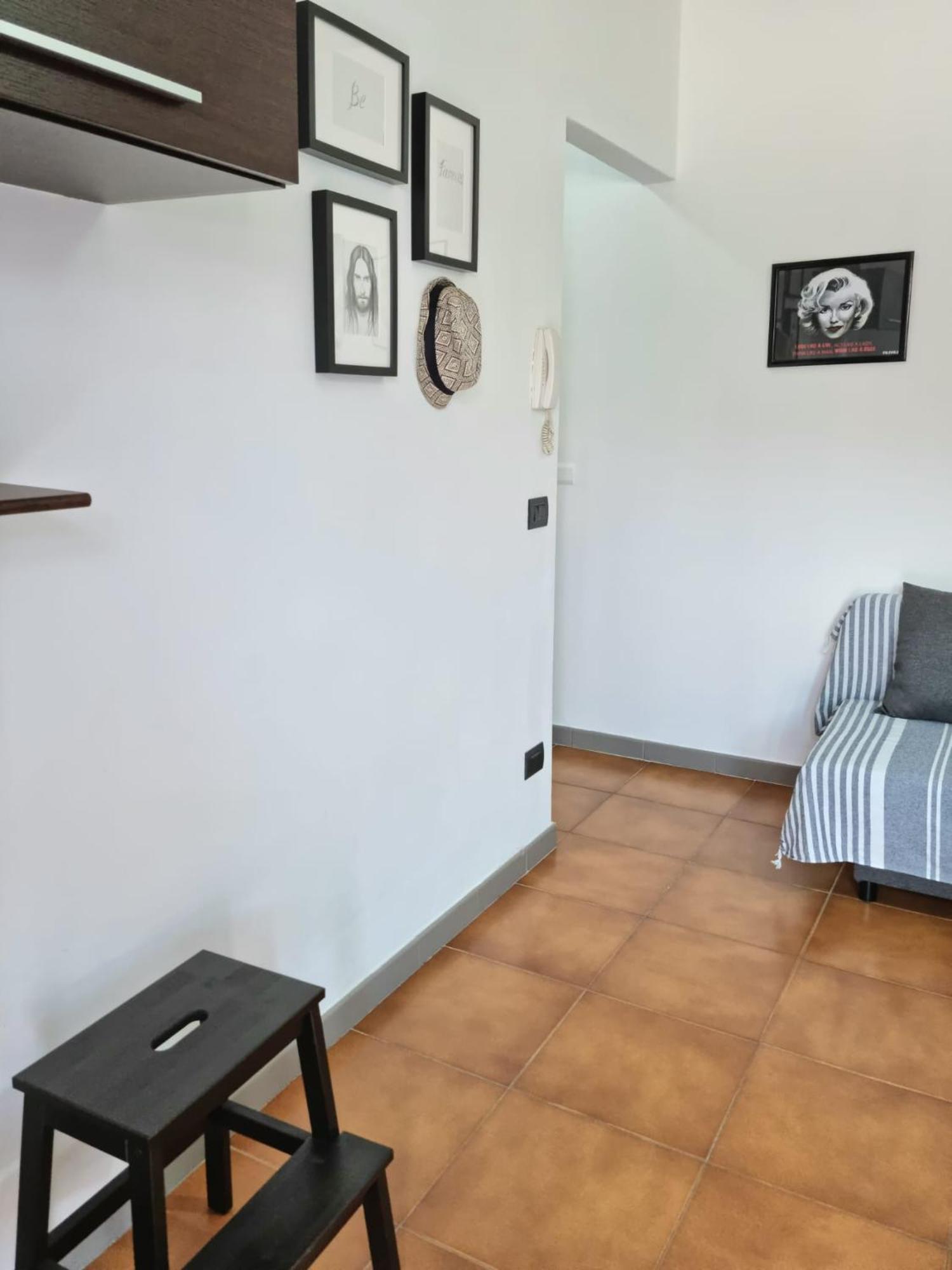 אולביה Home Of Fame - Home Gallery With Fully Equipped Kitchen, Separate Entrance, Free Parking מראה חיצוני תמונה