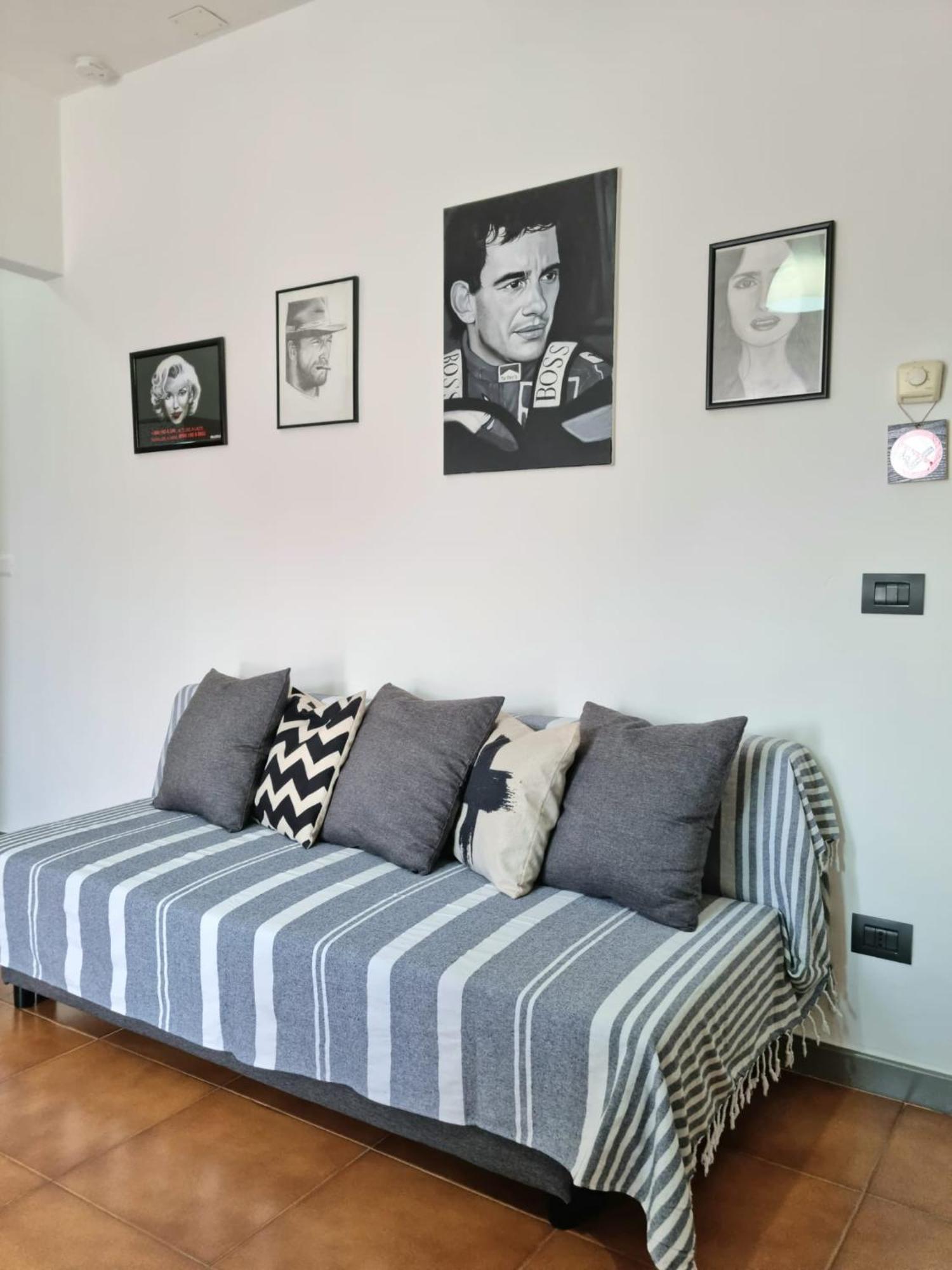 אולביה Home Of Fame - Home Gallery With Fully Equipped Kitchen, Separate Entrance, Free Parking מראה חיצוני תמונה