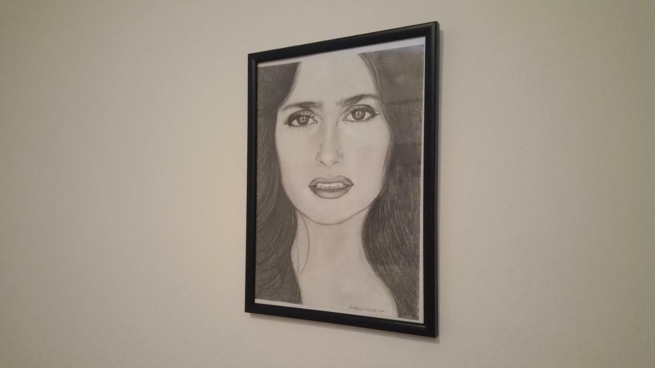 אולביה Home Of Fame - Home Gallery With Fully Equipped Kitchen, Separate Entrance, Free Parking מראה חיצוני תמונה