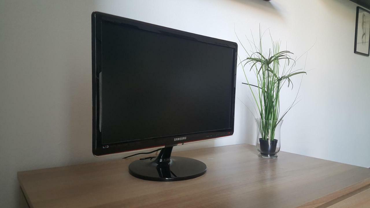 אולביה Home Of Fame - Home Gallery With Fully Equipped Kitchen, Separate Entrance, Free Parking מראה חיצוני תמונה